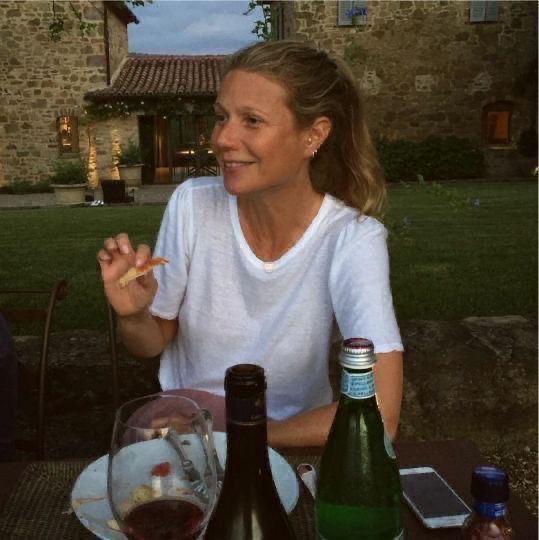 Bubbles with Benefits: What Sparkling Water Is Really Doing for Your Body